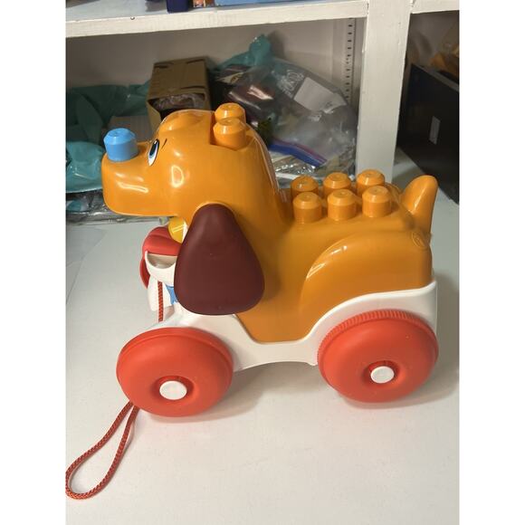 Vintage Mega Bloks Pull-Along Puppy Preschool Building Set - Picture 6 of 8